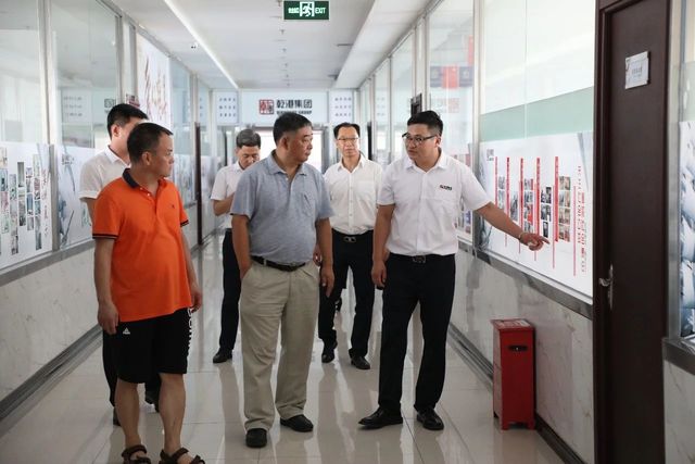 中國(guó)科學(xué)院專(zhuān)家參觀乾港集團(tuán)