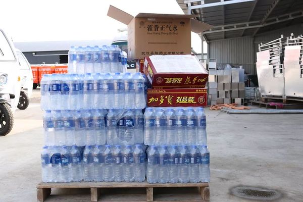 乾港集團(tuán)高層慰問(wèn)一線員工